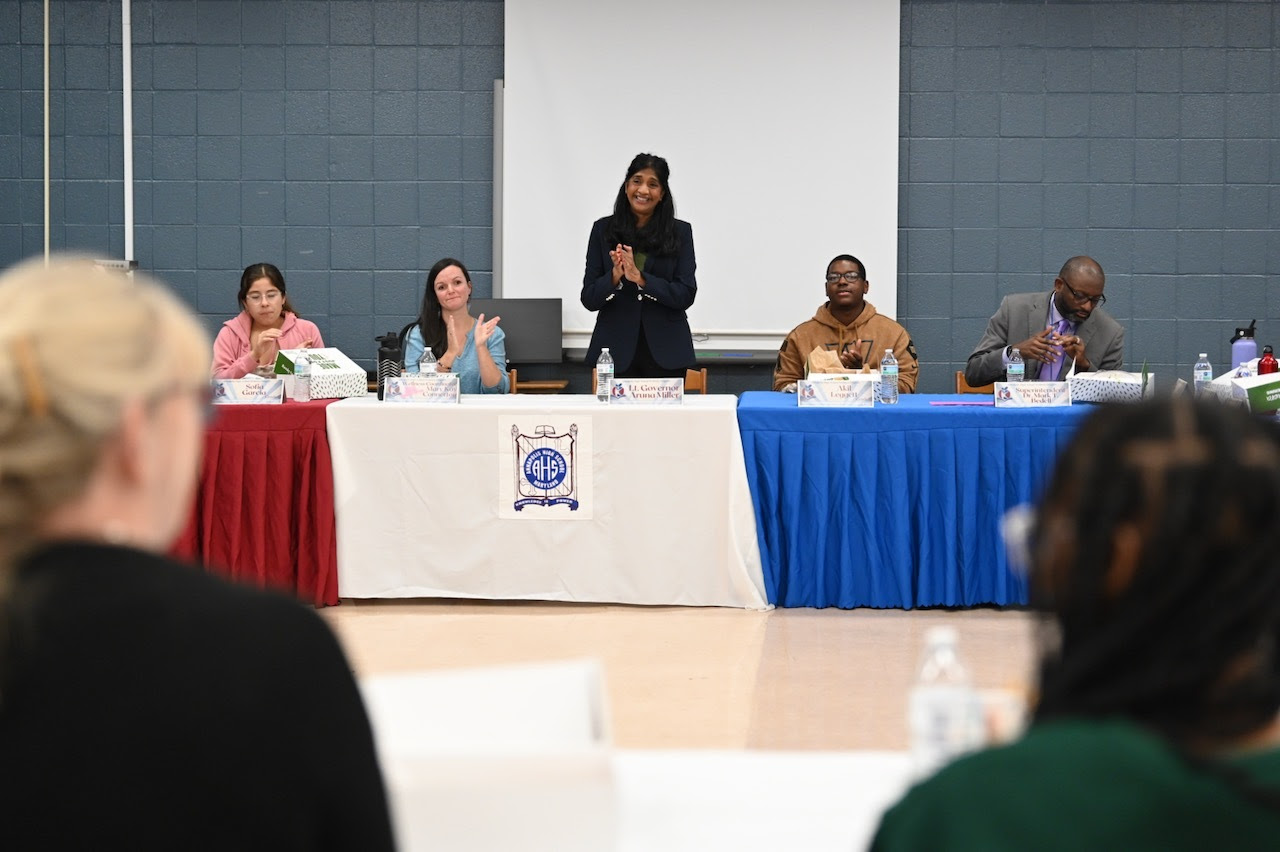 Lt Governor attends mental health discussion at AHS