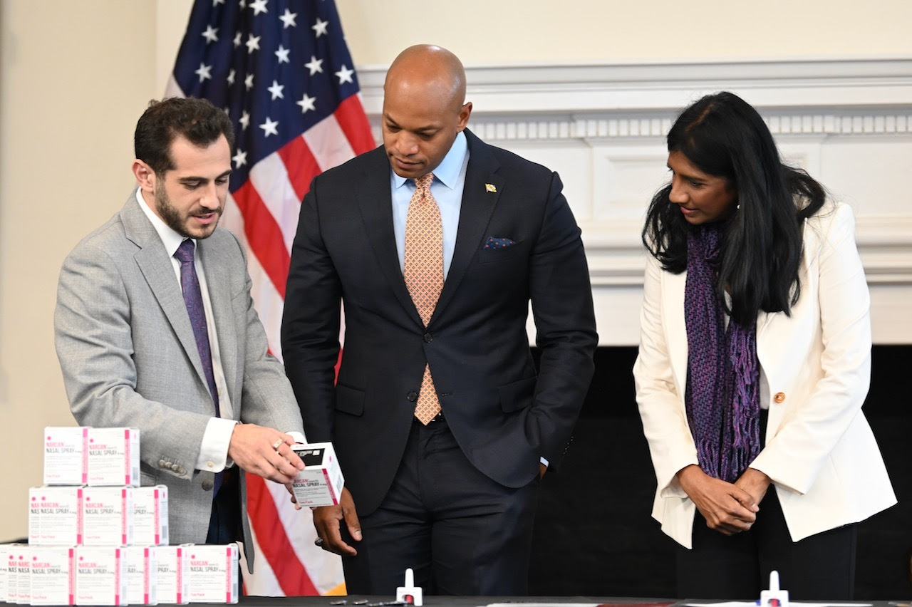 Governor Moore and Lieutenant Governor Miller learn about Naloxone.